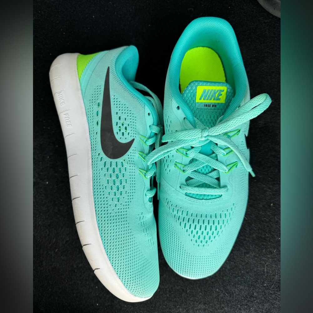NIKE FREE 6Y or size 7.5 women’s / 6 youth